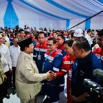 FOTO 30 April_Saat melakukan groundbreaking proyek hilirisasi nasional Tahap II di Refinery Unit IV Cilacap, Provinsi Jawa Tengah