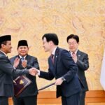FOTO 5 April_Menteri Energi dan Sumber Daya Mineral (ESDM) Bahlil Lahadalia melakukan penandatanganan tiga kesepakatan ini