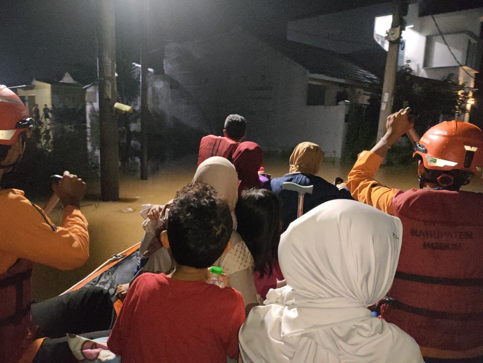 FOTO 6 April_Banjir yang merendam tujuh kecamatan di Kabupaten Bogor, Provinsi Jawa Barat. dok. bpbdkabupaten