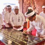 FOTO 6 April_Upacara melaspas lan mendem pedagingan Balai Banjar Sawah, Desa Adat Pedungan, bertepatan dengan Rahina Purnama Kedasa, Wrespati Watugunung