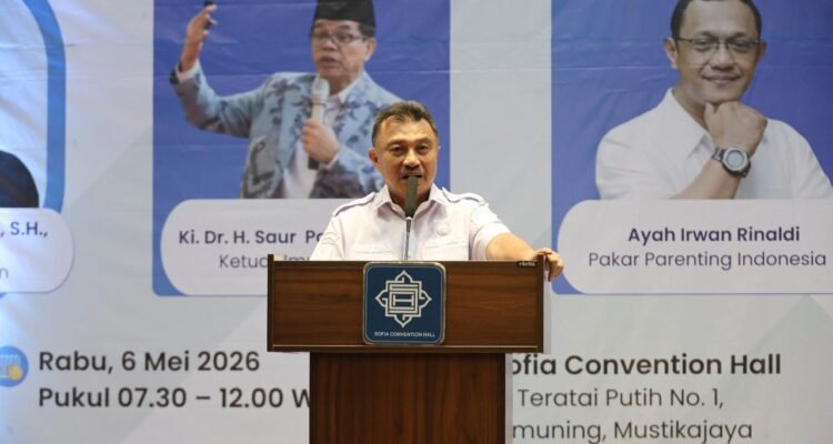 FOTO 11 Mei_Saat Wakil Wali Kota Abdul Harris Bobihoe membuka kegiatan Seminar Nasional Pendidikan 2026. dok. bekasikota.go.id