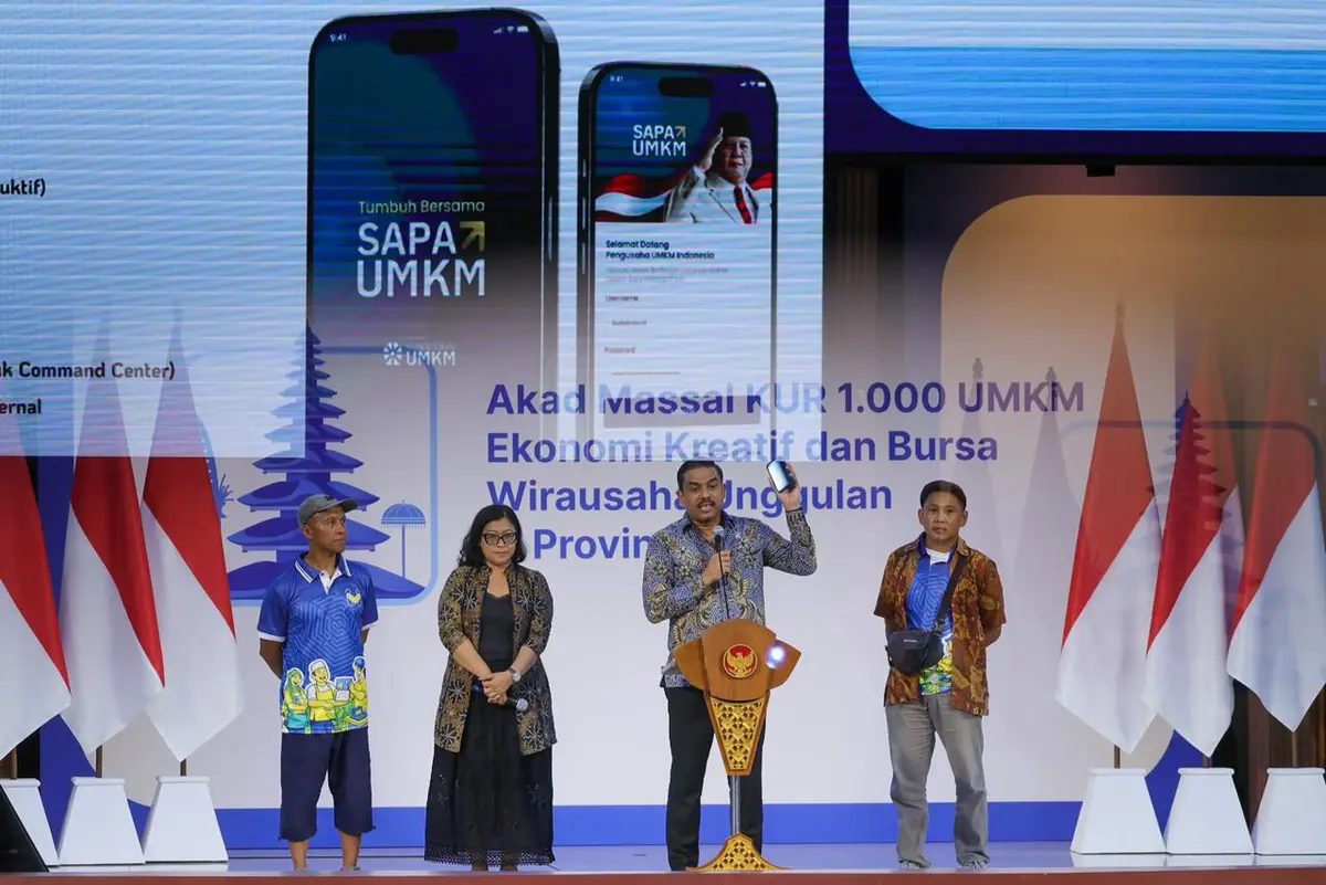 FOTO 15 Mei_Acara Akad Massal KUR 1.000 UMKM Kreatif dan Bursa Wirausaha Unggulan di Universitas Udayana, Bali. umkm.go.id