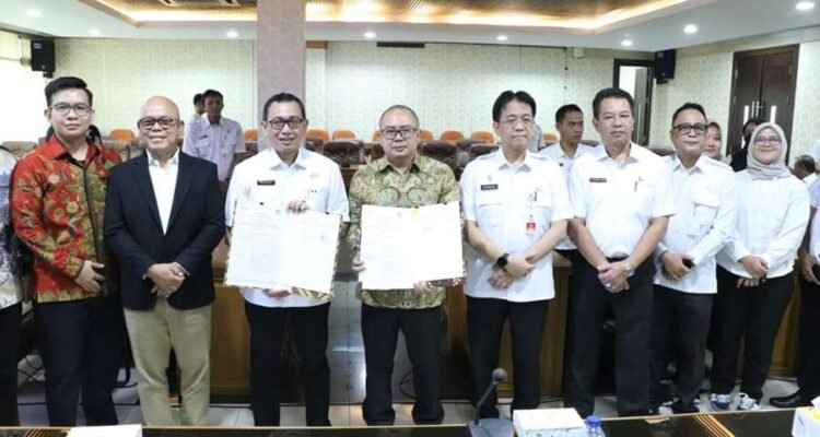 FOTO 15 Mei_Penandatanganan Perjanjian Kerja Sama (PKS) terkait dengan pengolahan sampah di Kabupaten Bekasi. dok. jabarprov