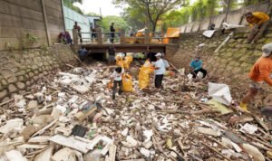 FOTO 24 Mei_Gerakan Aksi Bersih - bersih Kali kerja sama antara Pemeirntah Provinsi Banten dan Pemerintah Kota Tangerang