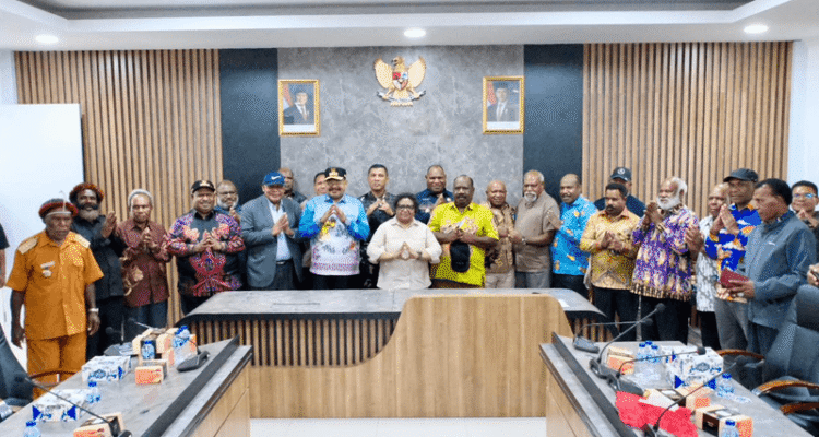 FOTO 25 Mei_Rapat Koordinasi Perkembangan Situasi Keamanan bersama Gubernur Papua Pegunungan. kemendagri