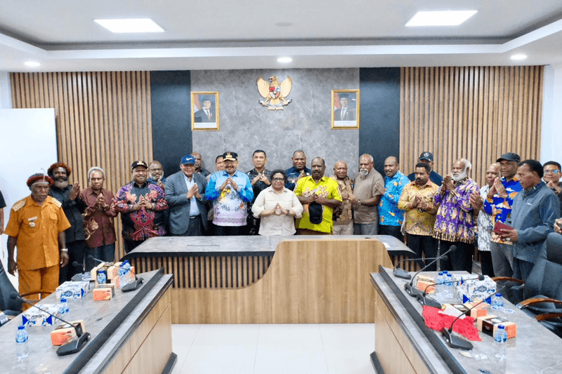 FOTO 25 Mei_Rapat Koordinasi Perkembangan Situasi Keamanan bersama Gubernur Papua Pegunungan. kemendagri