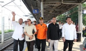 FOTO 27 Mei_Kunjungan Kerja Spesifik Komisi V DPR dalam rangka meninjau infrastruktur Stasiun Bekasi Timur