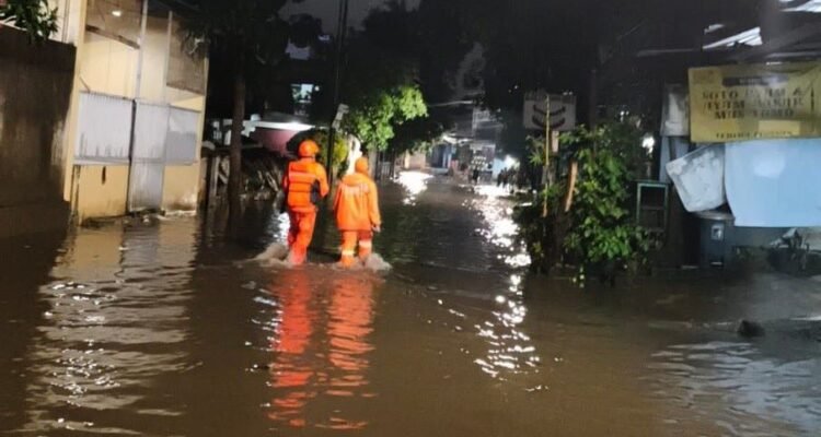 FOTO 28 Mei_Banjir yang melanda pemukiman warga di empat kecamatan di Kota Administrasi Jakarta Selatan, Provinsi Jakarta. bpbdprovinsijakarta)