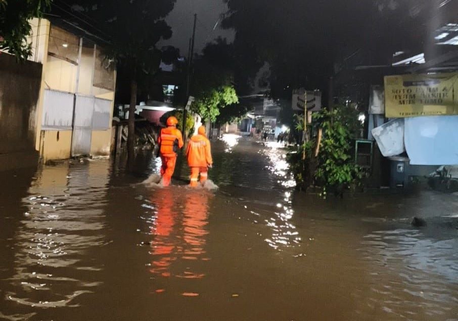 FOTO 28 Mei_Banjir yang melanda pemukiman warga di empat kecamatan di Kota Administrasi Jakarta Selatan, Provinsi Jakarta. bpbdprovinsijakarta)