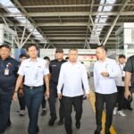 FOTO 30 April_Menteri Perhubungan Dudy Purwagandhi mengunjungi Stasiun Bekasi Timur pascainsiden kecelakaan 1