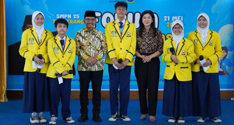 FOTO 30 Mei_kegiatan Forum Sahabat Tunas bertema Aman di Dunia Maya, Sehat di Dunia Nyata di SMPN 25 Kota Tangerang, Banten.