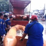 FOTO 7 Mei_BPBD Kota Tangerang saat melakukan evakuasi warga yang terdampak banjir di Kecamatan Copongoh, Kota Tangerang, provinsi Banten
