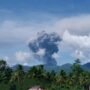 FOTO 9 Mei_Asap erupsi gunung api Dukono dari Pos Pengamatan Gunung Api (PGA) Dukono di Desa Mamuya, Kec Galela, Halmahera Utara, Maluku Utara 2 INI INI