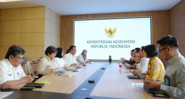 FOTO 10 Juni_Jajaran pimpinan BGN melakukan pertemuan dengan Menteri Kesehatan di Kantor Kementerian Kesehatan, Jakarta. dok. bgn