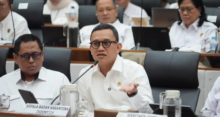 FOTO 11 Juni_ Rapat Dengar Pendapat Komisi IV DPR dengan Badan Karantina Indonesia (Barantin) terkait pembahasan Rencana Kerja dan Anggaran Badan Karantina Indonesia Tahun 2027