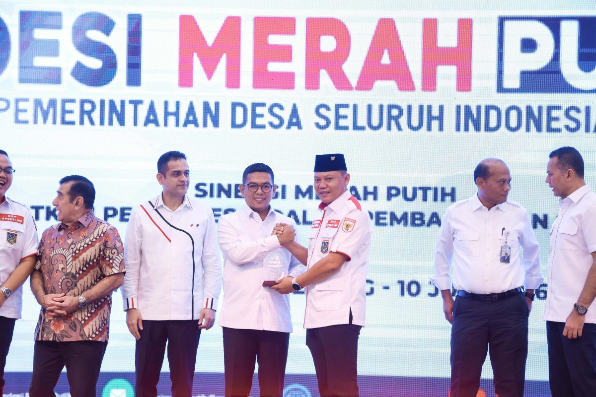 FOTO 11 Juni_Acara Rapat Kerja Nasional (Rakernas) Asosiasi Pemerintah Desa Seluruh Indonesia (Apdesi) Merah Putih di Kota Serang, Banten. dok. bantenprov.go.id