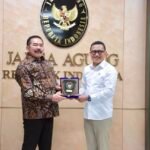 FOTO 13 Juni_Pertemuan Kepala Badan Karantina Indonesia (Barantin) Abdul Kadir Karding dengan Jaksa Agung Sanitiar Burhanuddin