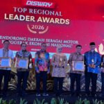 FOTO 14 Juni_Acara penghargaan Disway Top Regional Leader Awards 2026 kategori Penggerak Ekonomi Umat dan Budaya Halal oleh Disway National Network di Jakarta