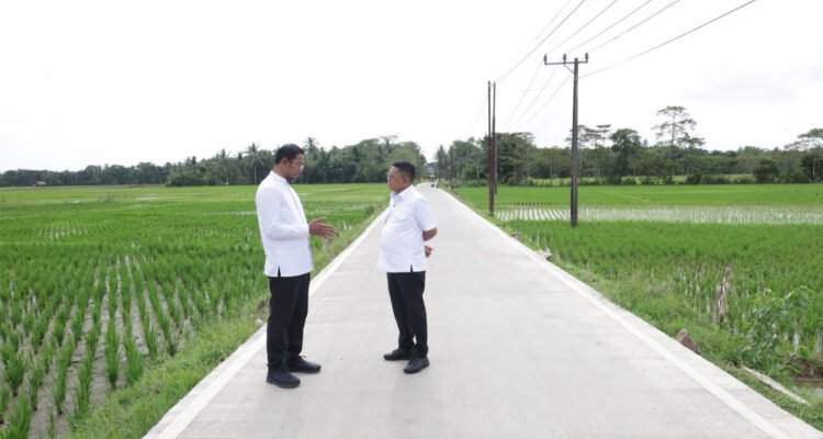 FOTO 14 Juni_Pembangunan desa melalui program Bangun Jalan Desa Sejahtera (Bang Andra) di Provinsi Banten. dok. bantenprov