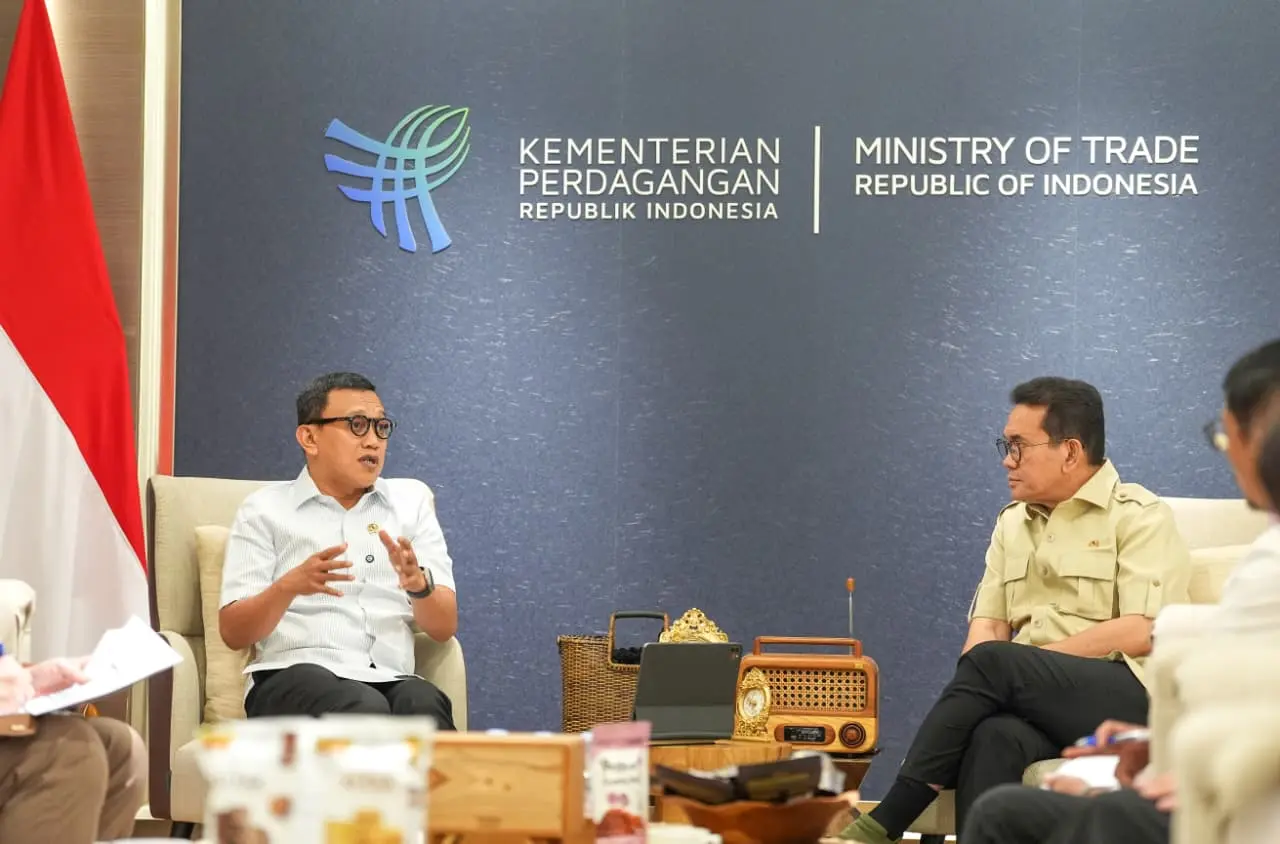 FOTO 16 Juni_Audiensi Kepala Badan Karantina Indonesia (Barantin) Abdul Kadir Karding (kiri) dengan Menteri Perdagangan Budi Santoso di Kantor Kementerian Perdagangan, Jakarta.