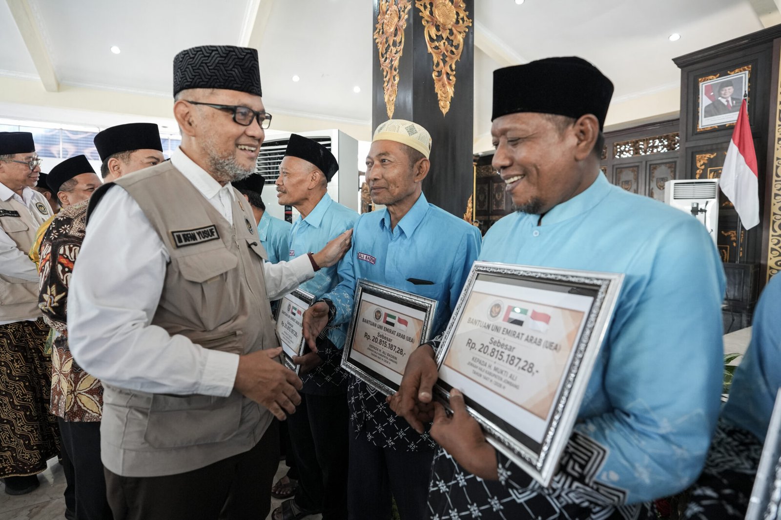 FOTO 19 Juni_Sebanyak 17 jemaah haji asal Kabupaten Jombang, Jawa Timur menerima bantuan dari Pemerintah Uni Emirat Arab (UEA). dok. kemenhaj
