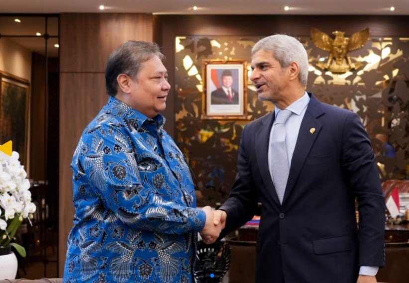 FOTO 19 Juni_pertemuan Menteri Koordinator Bidang Perekonomian Airlangga Hartarto dengan Duta Besar Kuwait untuk Indonesia Khalid Jassim Alyassin di Jakarta.