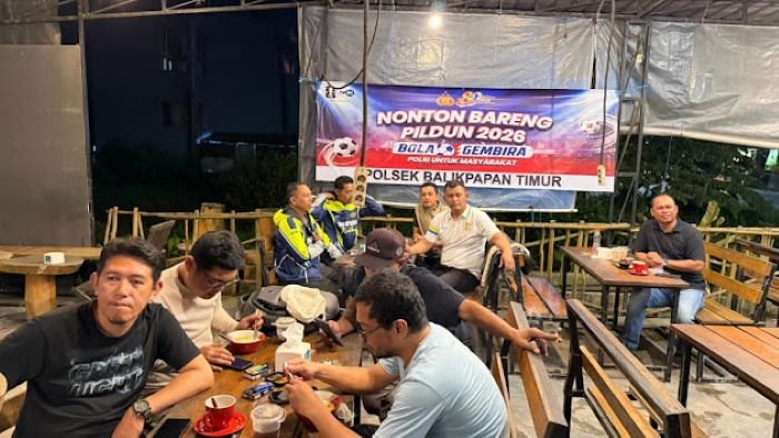 FOTO 20 Juni_Kegiatan Nonton Bareng (Noba) Sepakbola Piala dunia 2026 dengan polresta Balikpapan, Kalimantan Timu. dok. humaspolrestabalikpapan