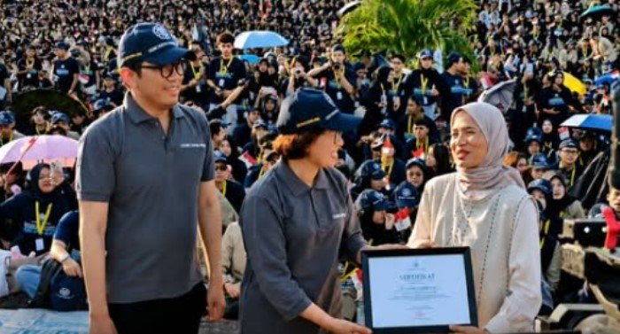 FOTO 20 Juni_Wakil Menteri Perindustrian Wamenperin Faisol Riza menghadiri pelepasan 8.000 mahasiswa Kuliah Kerja Nyata (KKN( Universitas Gajah mada, Yogyakarta. (dok. instagramfaisolrizaid)
