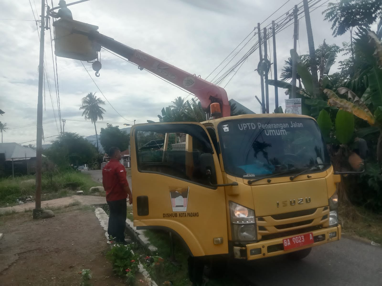 FOTO 21 Juni_Koordinasi intensif dengan UPTD Penerangan Jalan Umum (PJU) Dinas Perhubungan Kota Padang
