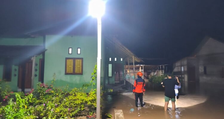 FOTO 22 Juni_Kondisi pemukiman warga yang terendam banjir di Kabupaten Parigi Moutong, Provinsi Sulawesi Tengah. dok. bpbd