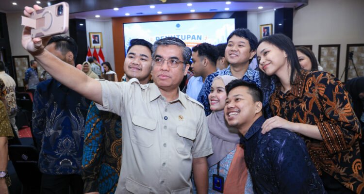 FOTO 23 Juni_Menteri Ketenagakerjaan Yassierli saat Penutupan Program Magang Nasional Batch III di Gedung Kemnaker, Jakarta. dok. kemnaker