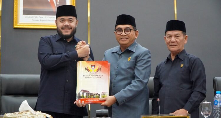 FOTO 28 Juni_Rapat Paripurna Penyampaian Pendapat Akhir Fraksi terhadap Kebijakan Umum Anggaran serta Prioritas dan Plafon Anggaran Sementara (KUA-PPAS)