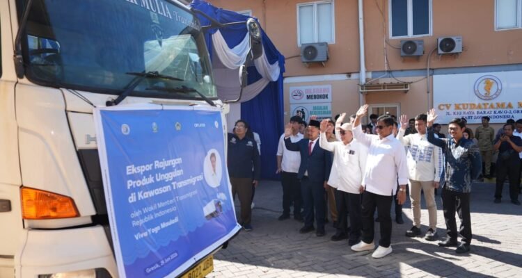 FOTO 30 Juni_Acara ‘Ekspor Rajungan Produk Unggulan di Kawasan Transmigrasi’ di Kawasan Industri Gresik (KIG), Kabupaten Gresik, Jawa Timur. kementrans,