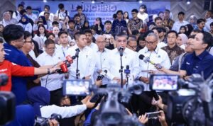 FOTO 1 Juli_Menteri Ketenagakerjaan Yassierli dan Sekretaris Kabinet (Seskab) Teddy Indra Wijaya meluncurkan Program Pemagangan Nasional (MagangHub) Angkatan II Tahun 2026 di Jakarta