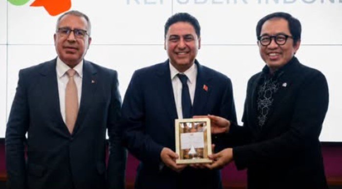 FOTO 10 Juli_Saat Wakil Menteri Perindustrian Faisol Riza (kiri) menerima Wakil Menteri yang membidangi Perdagangan Maroko 1
