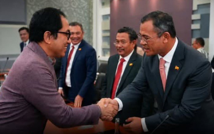 FOTO 10 Juli_Wakil Menteri Perindustrian Faisol Riza menerima kunjungan kerja Menteri Besar Selangor