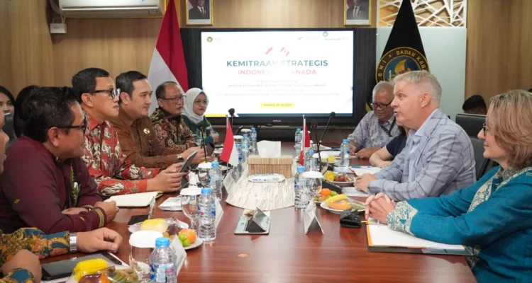 FOTO 11 Juli_Pertemuan bilateral antara Kepala Barantin Abdul Kadir Karding dengan Duta Besar Kanada untuk Indonesia Jess Dutton beserta delegasinya di Jakarta.
