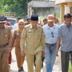 FOTO 13 Juli_Wakil Wali Kota Padang, Maigus Nasir, saat meninjau kondisi jalan