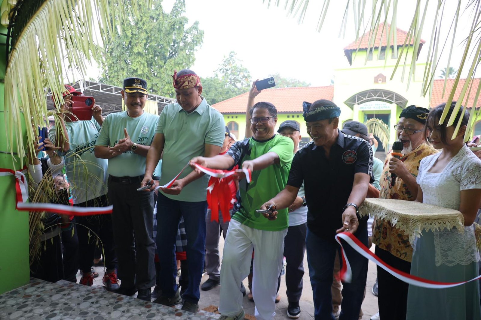 FOTO 14 Juli_Peresmian Lapangan Tenis Graha Harapan dan Bumyagara di Kecamatan Mustika Jaya, Kota Bekasi. dok. bekasikota.go.id