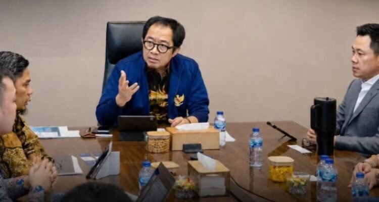 FOTO 16 Juli_Wakil Menteri Perindustrian Faisol Riza menerima audiensi dari jajaran TCL SunPower International PTE. LTD, perusahaan teknologi global asal Tiongkok.