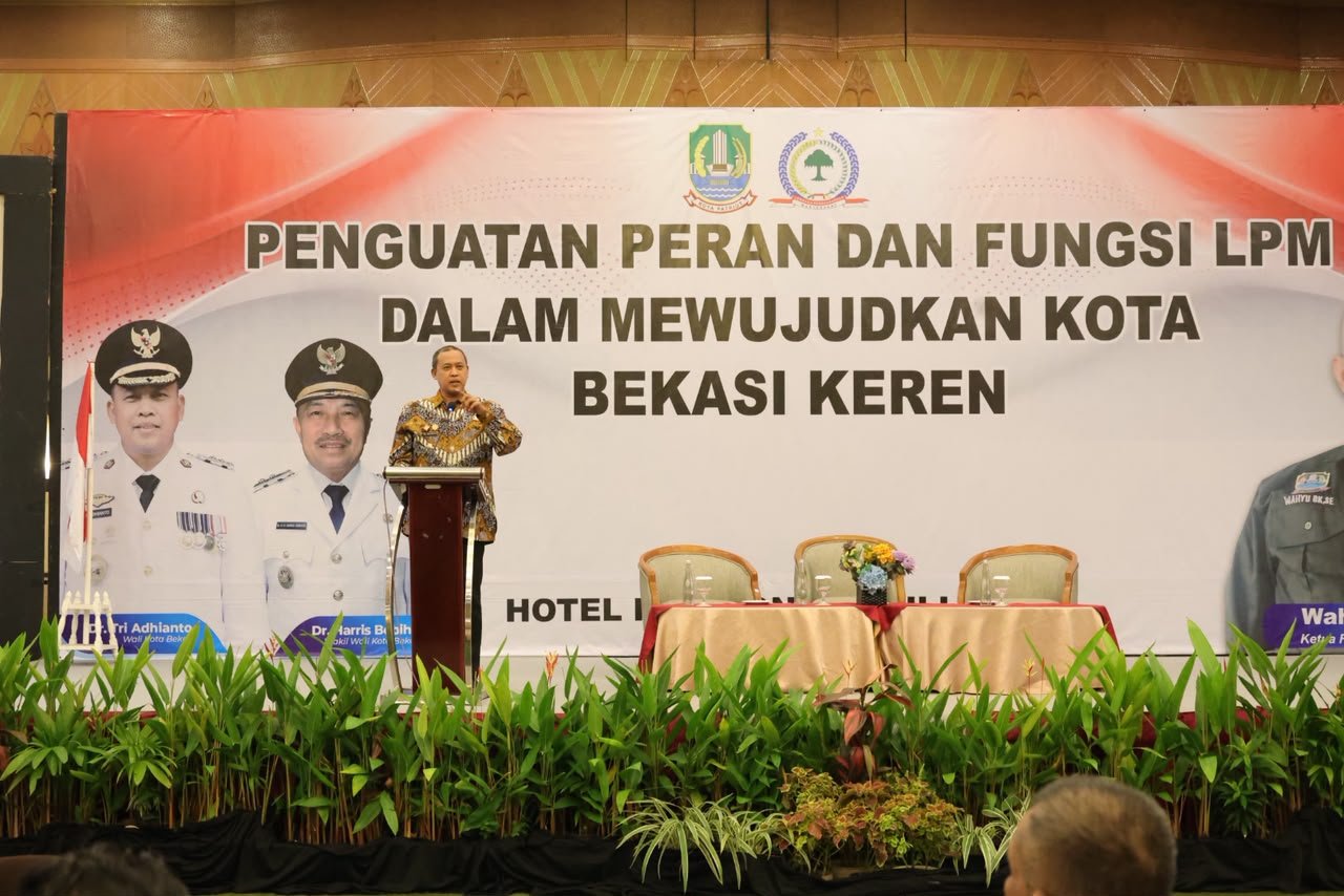 FOTO 18 Juli_Wali Kota Bekasi Tri Adhianto saat kegiatan Penguatan Peran dan Fungsi Lembaga Pemberdayaan Masyarakat (LPM) dalam Mewujudkan Kota Bekasi yang Keren