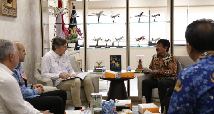 FOTO 2 Juli_Penandatanganan Annex VI Kerja Sama Teknis Penerbangan Sipil 2