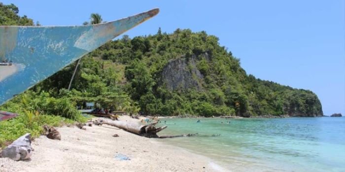 FOTO 20 Juli_Keindahan sebuah pantai di Serui, Kabupaten Kepulauan Yapen. (dok. badanpenghubungdaerahprovinsipapua)