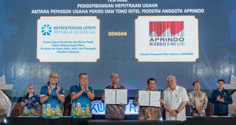 FOTO 20 Juli_Penandatanganan Perjanjian Kerja Sama Pengembangan Kemitraan Usaha Mikro bersama Aprindo di Jambore Kumitra 2026 di Teras Malioboro, Yogyakarta. umkm