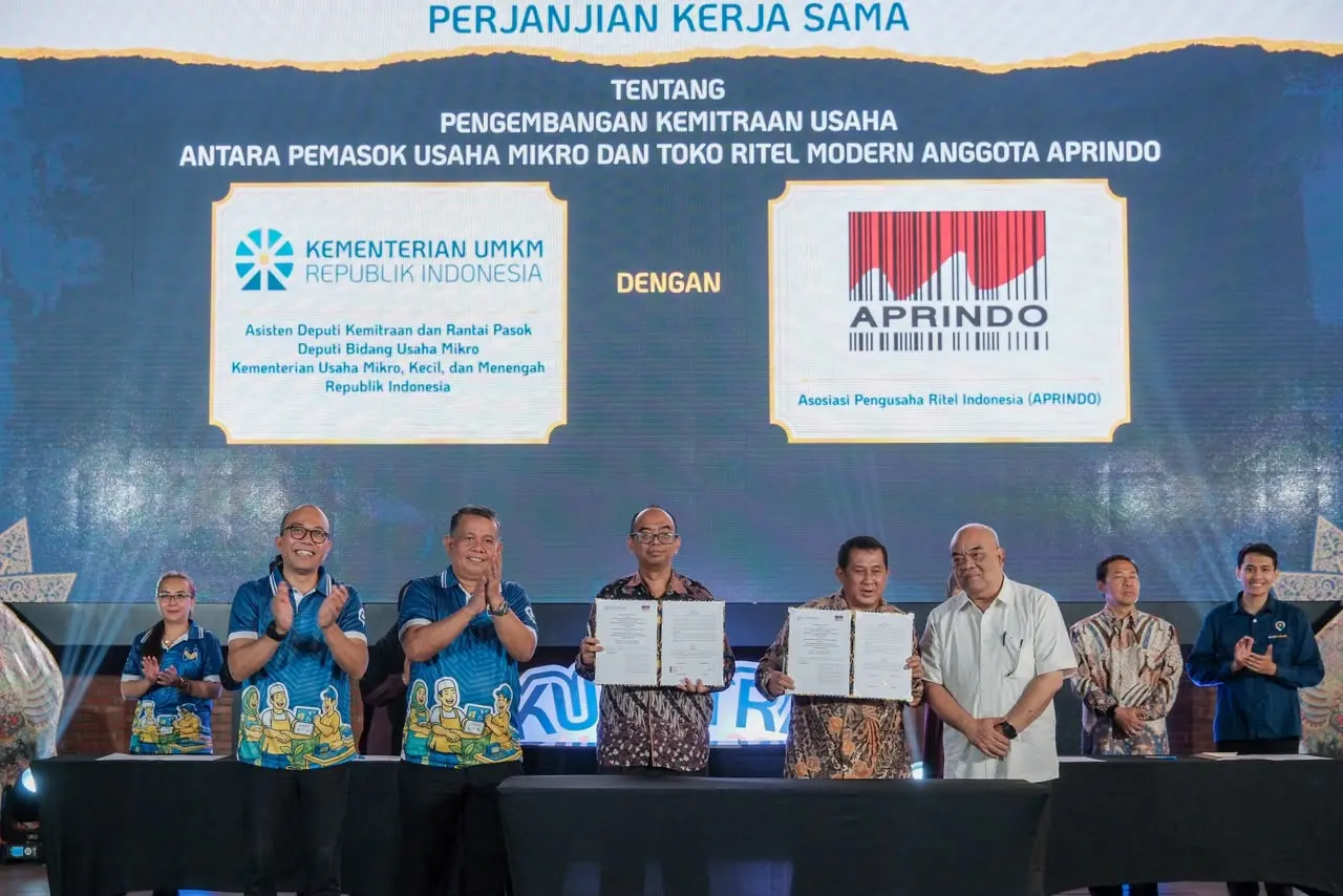 FOTO 20 Juli_Penandatanganan Perjanjian Kerja Sama Pengembangan Kemitraan Usaha Mikro bersama Aprindo di Jambore Kumitra 2026 di Teras Malioboro, Yogyakarta. umkm