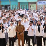 FOTO 21 Juli_Gubernur Banten Andra Soni di SMK Nurul Huda Baros, Kabupaten Serang. dok. bantenprov.go.id