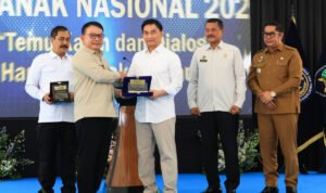 FOTO 22 Juli_Wakil Gubernur (Wagub) Banten Achmad Dimyati Natakusuma menyampaikan laporan pelaksanaan program Sekolah Gratis