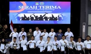 FOTO 23 Juli_Pemberian beasiswa kepada putera - puteri daerah dalam program Beasiswa Tangerang Gemilang 2 INI