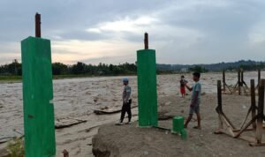 FOTO 26 Juli_Kondisi jembatan yang hanyut diterjang banjir memutus akses dari dan ke Desa Sawang, Kec Sawang, Kab Aceh Utara, Prov Aceh. bpbdkab