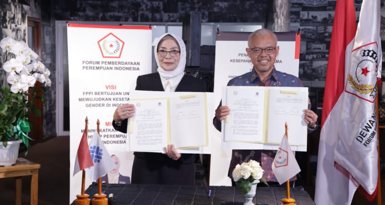 FOTO 3 Juli_Penandatanganan nota kesepahaman oleh Sekretaris Jenderal Kemnaker Cris Kuntadi dan Ketua Umum Dewan Pimpinan Pusat (DPP) FPPI Marlinda Irwanti di Jakarta. kemnaker